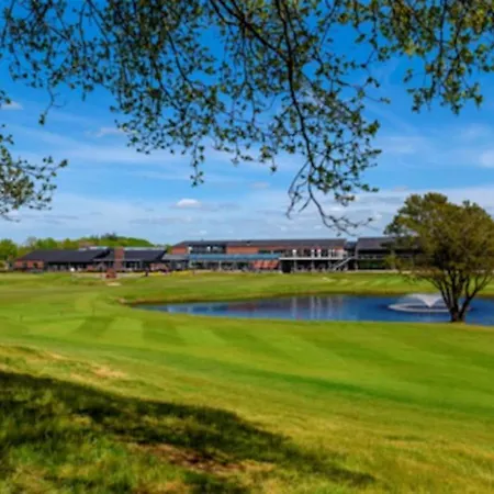 Skont Golfhytte Midt I Skonne Omgivelser *